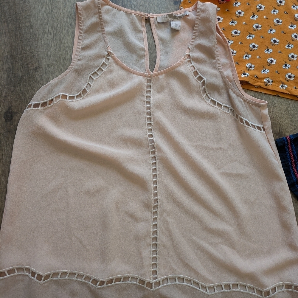 Bundle Of 5 Tank Tops Size Small - Picture 5 of 6